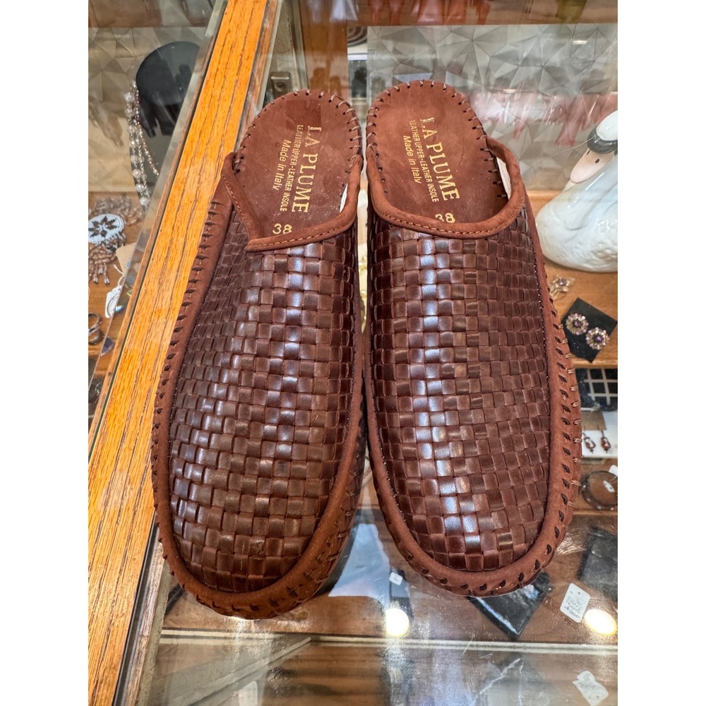 La Plume Women's Brown Woven Leather Mules